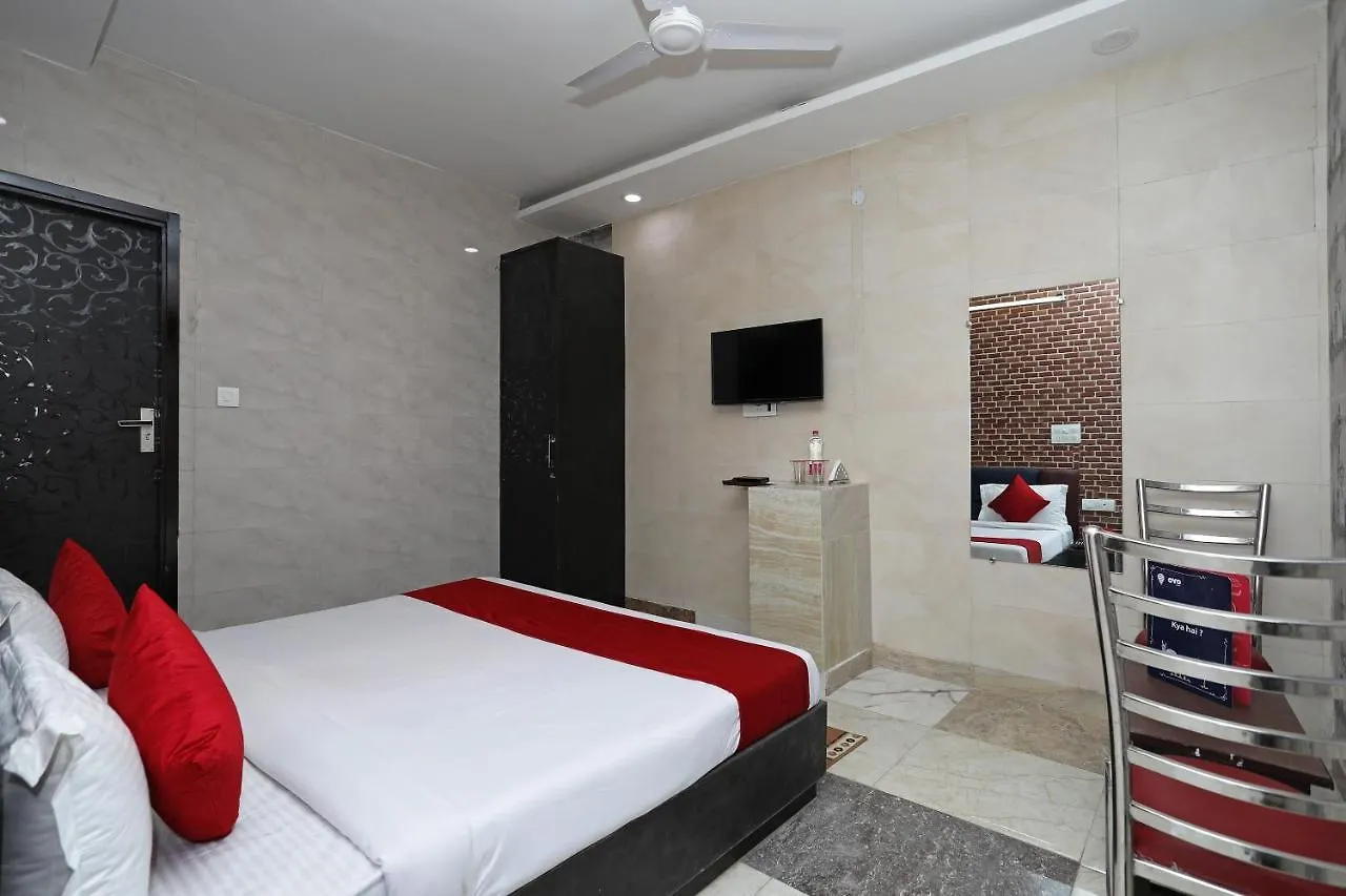 Oyo 10559 Pitampura Hotel Delhi   Delhi (National Capital Territory of India)