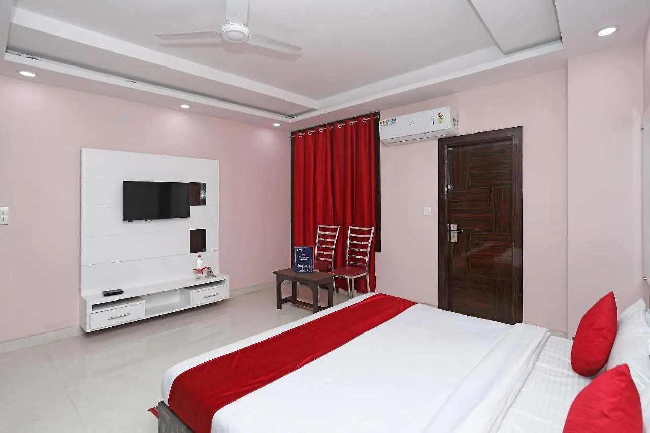 Oyo 10559 Pitampura Hotel Delhi   Delhi (National Capital Territory of India)