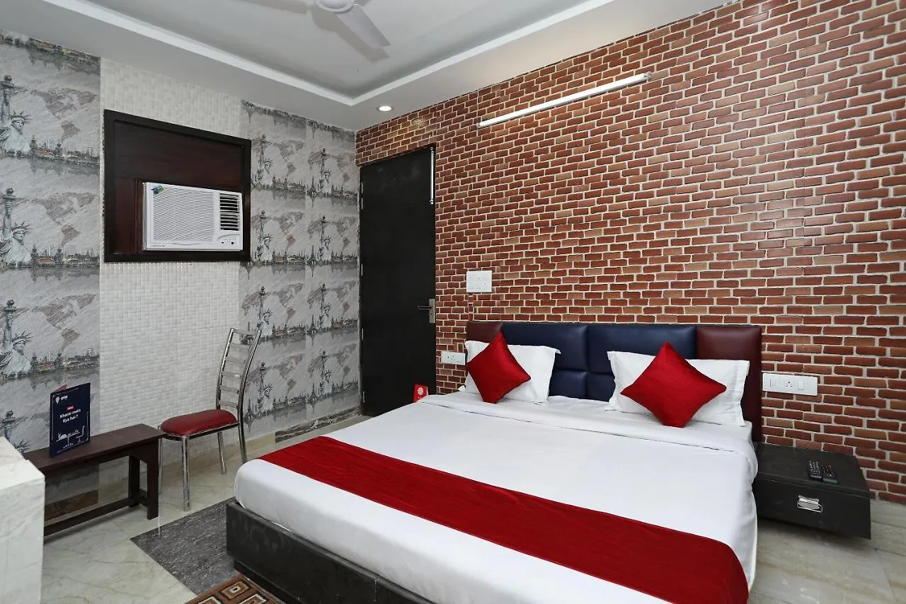 Oyo 10559 Pitampura Hotel Delhi