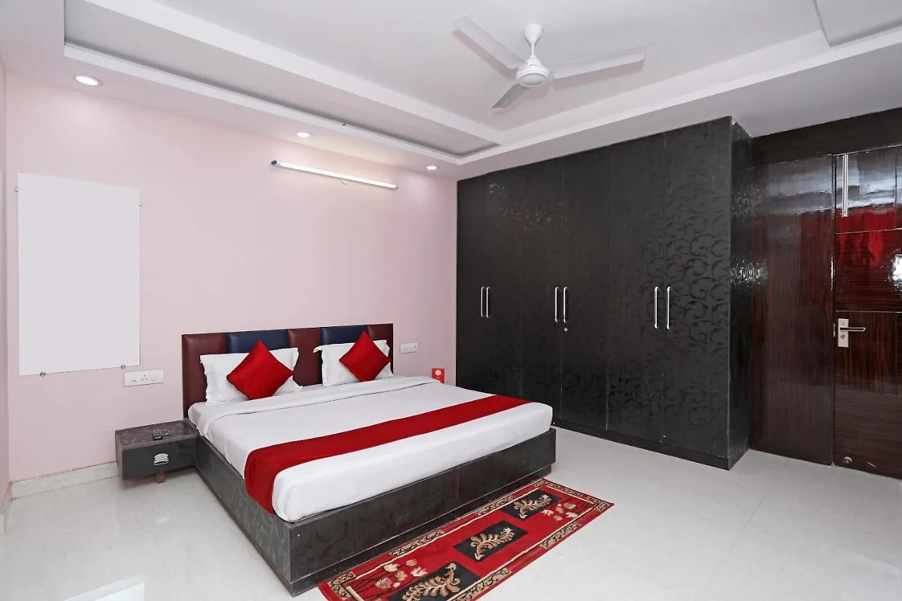 Oyo 10559 Pitampura Hotel Delhi  India